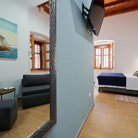 Bed and Breakfast Tomy - Katy Trogir Exterior foto