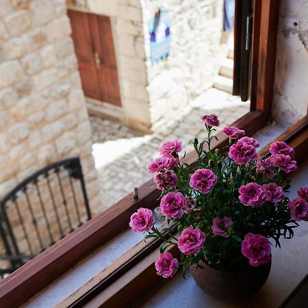 Bed and Breakfast Tomy - Katy Trogir Exterior foto