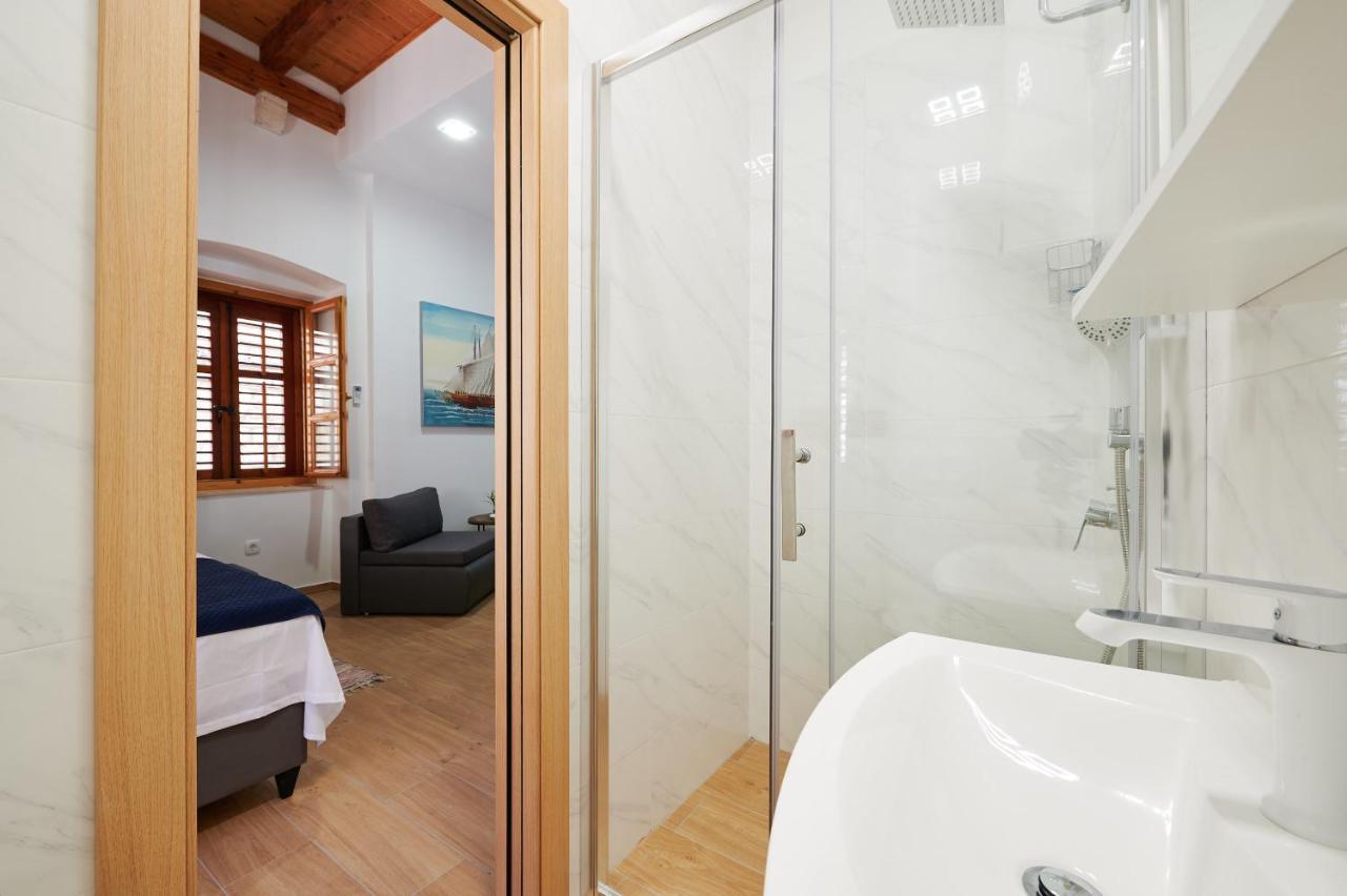 Bed and Breakfast Tomy - Katy Trogir Exterior foto