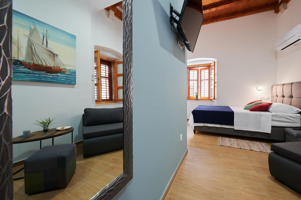 Bed and Breakfast Tomy - Katy Trogir Exterior foto