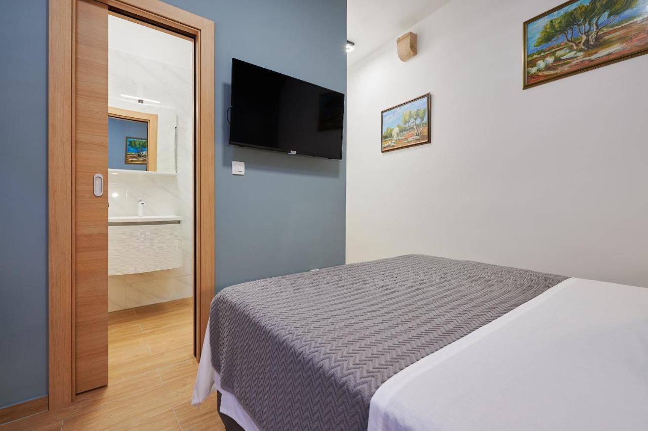 Bed and Breakfast Tomy - Katy Trogir Exterior foto