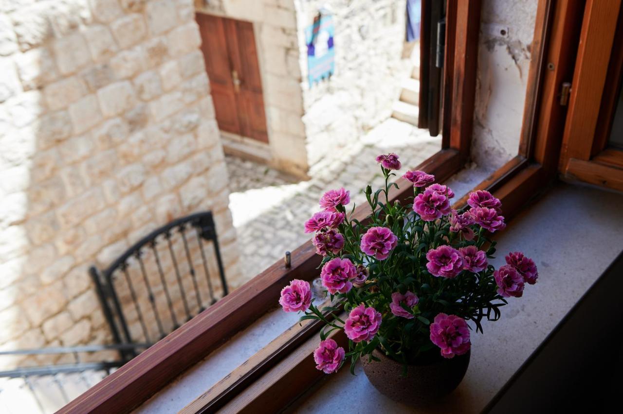 Bed and Breakfast Tomy - Katy Trogir Exterior foto